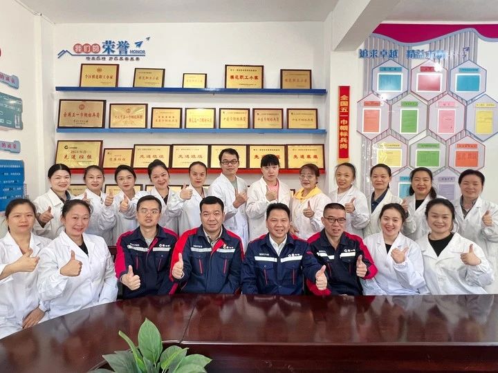 如何打造全國模范職工小家？質(zhì)量技術(shù)監(jiān)督站化驗室給你答案